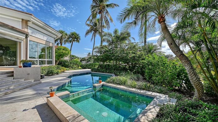 Image No.68-4 Bed Property for sale