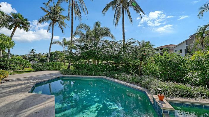 Image No.69-4 Bed Property for sale