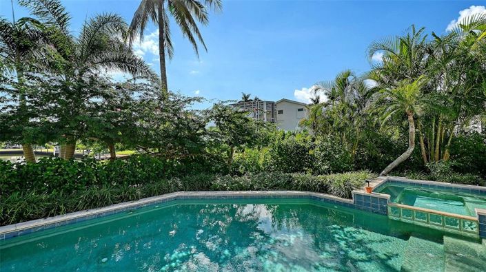 Image No.70-4 Bed Property for sale