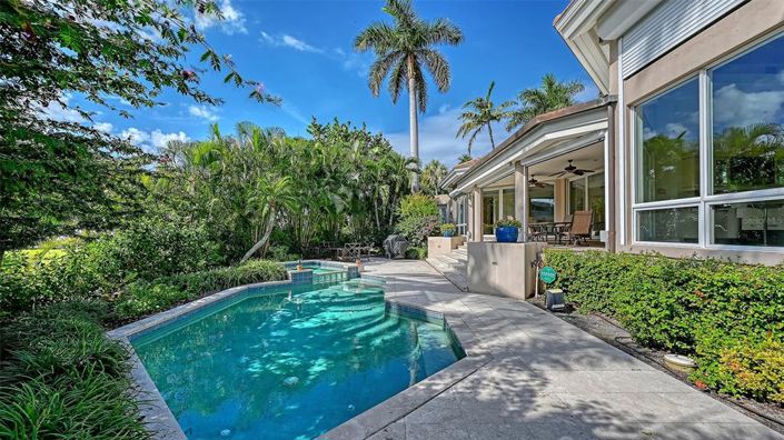 Image No.71-4 Bed Property for sale