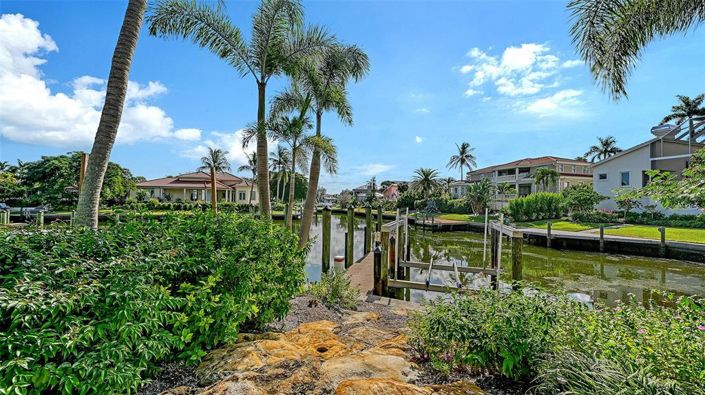 Image No.74-4 Bed Property for sale