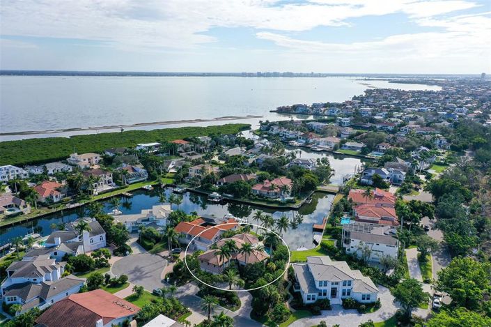 Image No.77-4 Bed Property for sale