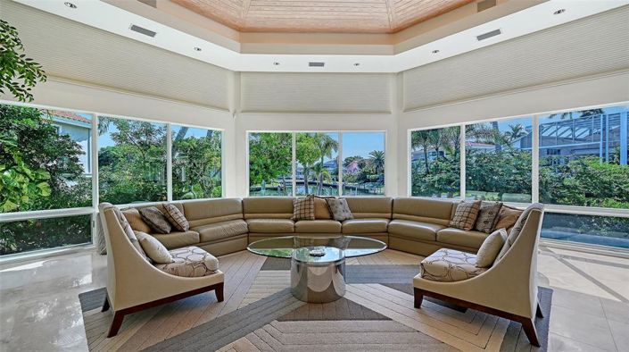 Image No.9-4 Bed Property for sale