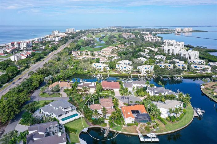 Image No.92-4 Bed Property for sale