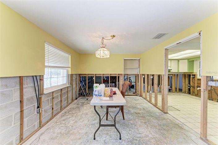 Image No.10-2 Bed Property for sale