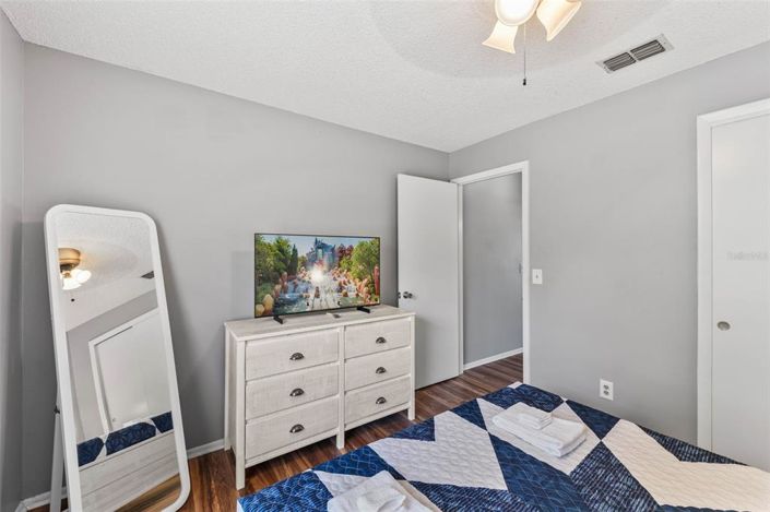 Image No.15-3 Bed Property for sale