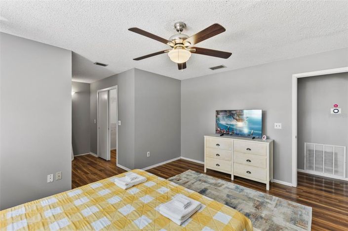 Image No.18-3 Bed Property for sale