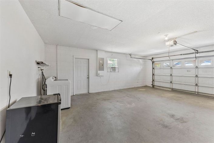 Image No.19-3 Bed Property for sale