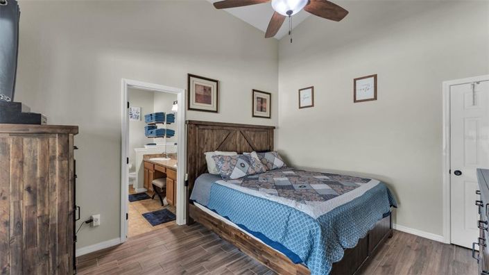 Image No.16-4 Bed Property for sale