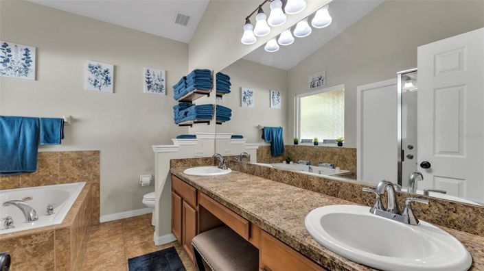 Image No.17-4 Bed Property for sale