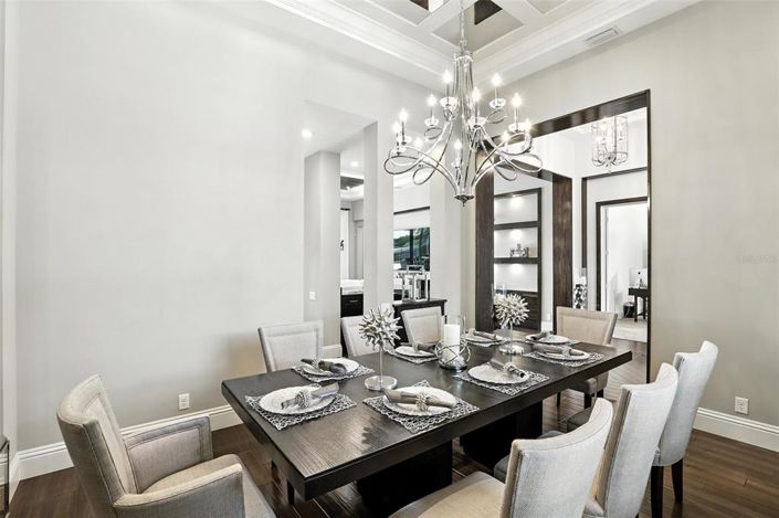 Image No.14-6 Bed Property for sale