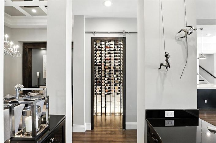 Image No.15-6 Bed Property for sale