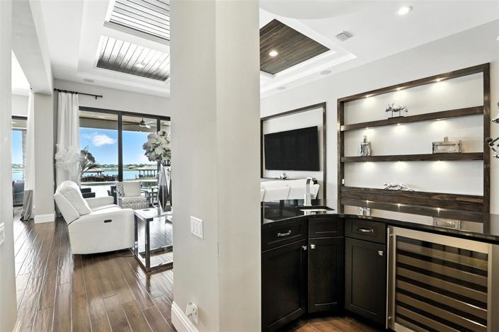 Image No.16-6 Bed Property for sale