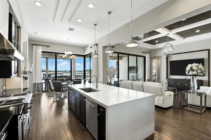 Image No.23-6 Bed Property for sale