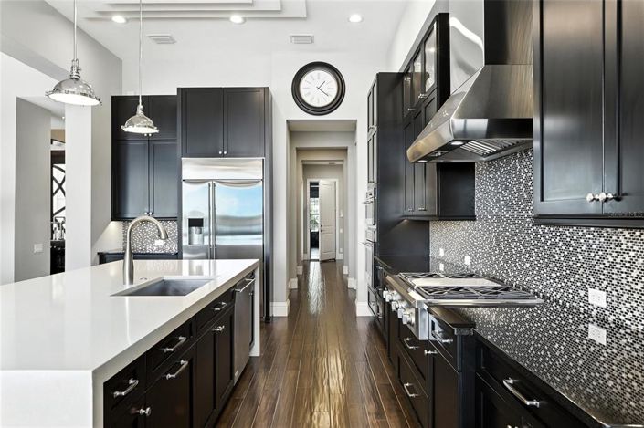 Image No.24-6 Bed Property for sale