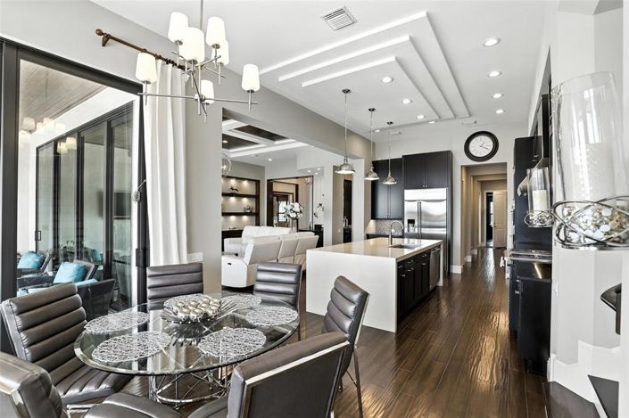 Image No.26-6 Bed Property for sale