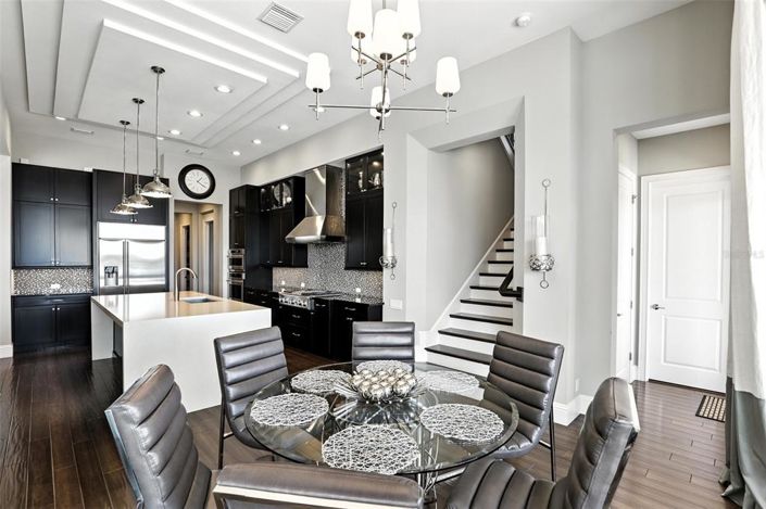 Image No.27-6 Bed Property for sale