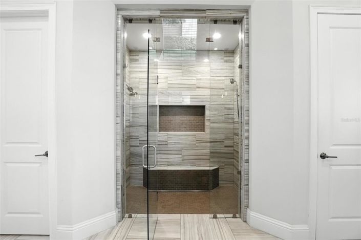 Image No.34-6 Bed Property for sale