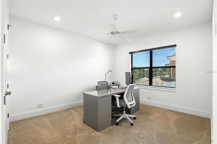 Image No.62-6 Bed Property for sale