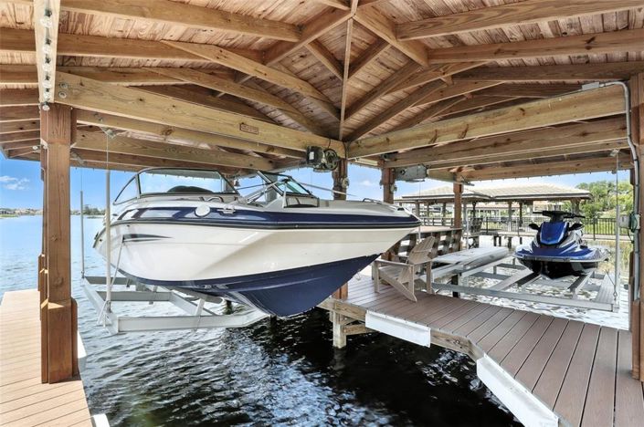 Image No.82-6 Bed Property for sale