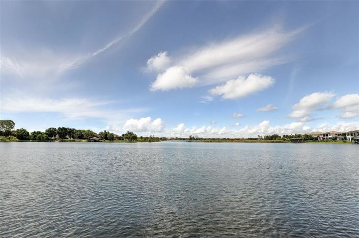 Image No.84-6 Bed Property for sale