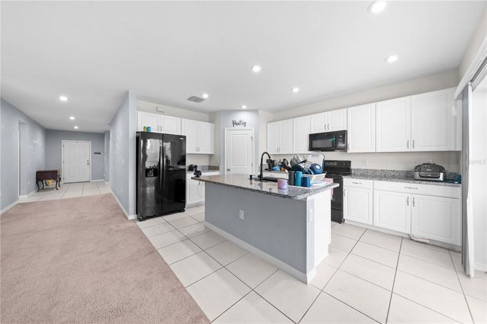 Image No.28-3 Bed Property for sale