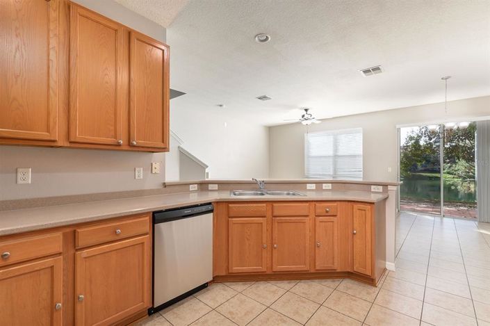 Image No.8-3 Bed Townhouse for sale