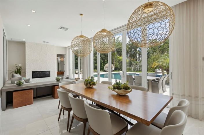 Image No.17-6 Bed Property for sale