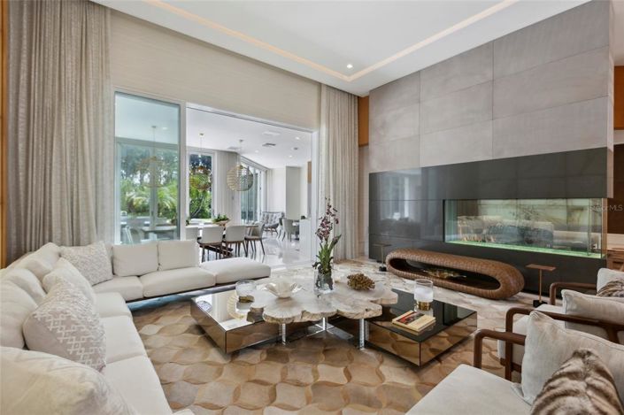 Image No.26-6 Bed Property for sale