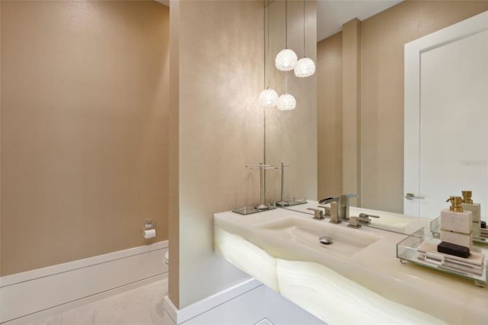 Image No.51-6 Bed Property for sale