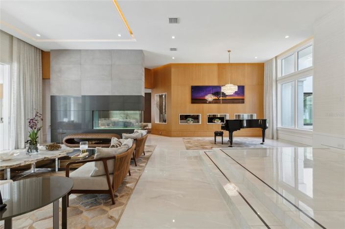 Image No.7-6 Bed Property for sale