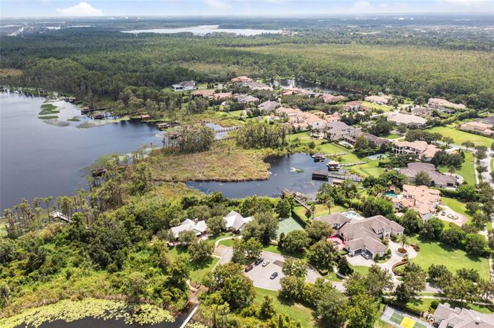 Image No.72-6 Bed Property for sale