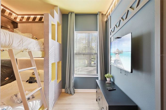 Image No.14-5 Bed Property for sale