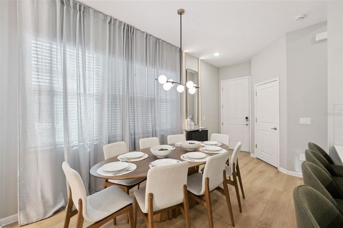 Image No.5-5 Bed Property for sale