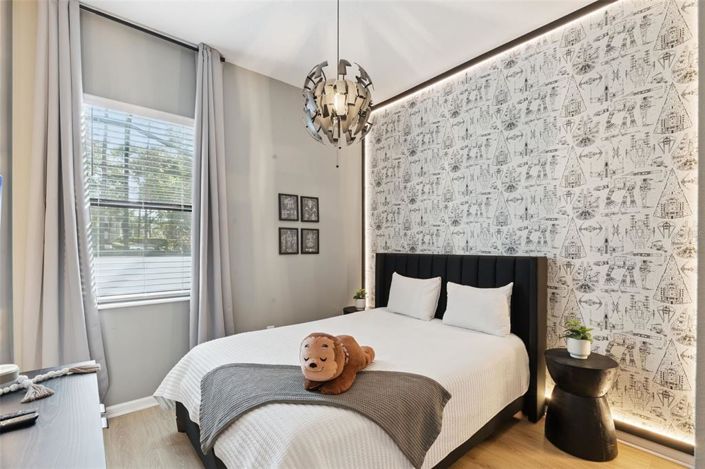 Image No.9-5 Bed Property for sale