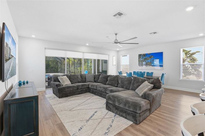 Image No.11-4 Bed Property for sale