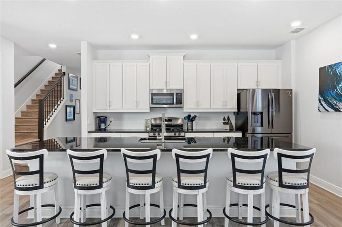 Image No.8-4 Bed Property for sale