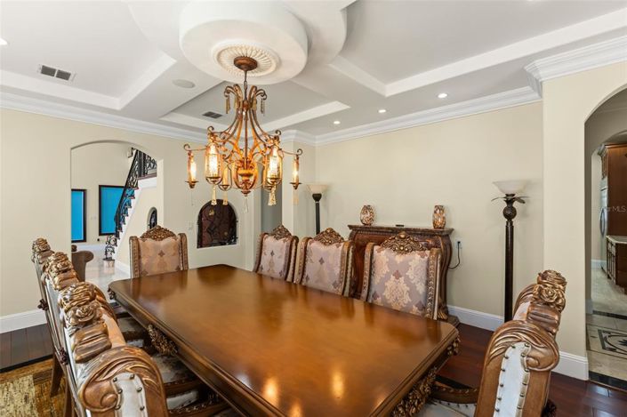 Image No.28-7 Bed Property for sale