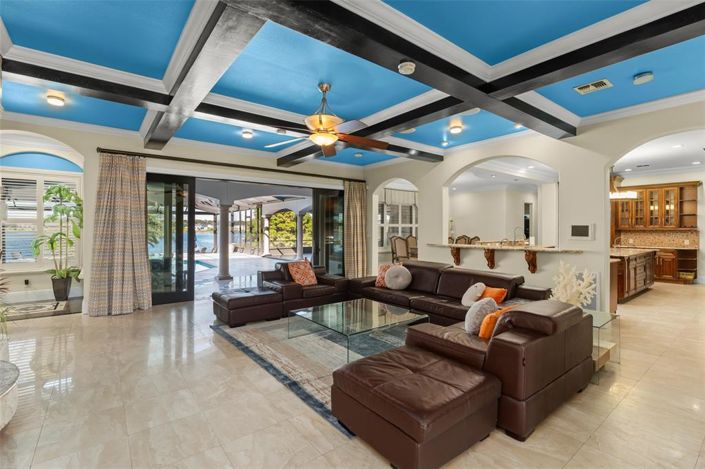 Image No.3-7 Bed Property for sale