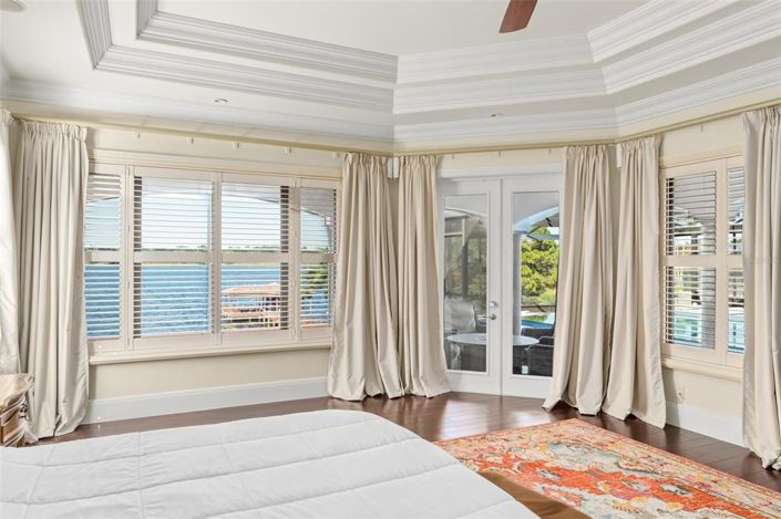 Image No.32-7 Bed Property for sale