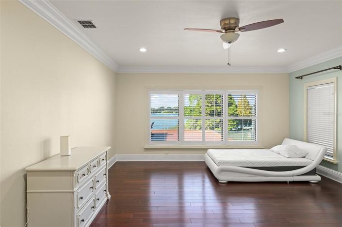 Image No.40-7 Bed Property for sale