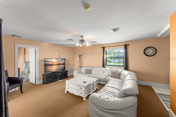 Image No.62-7 Bed Property for sale