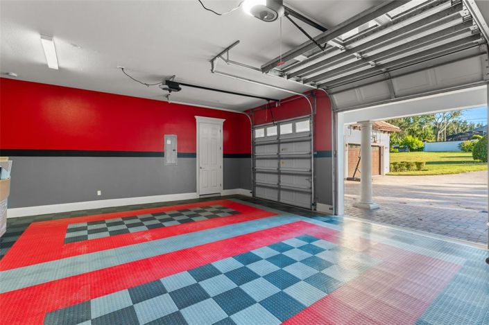 Image No.86-7 Bed Property for sale