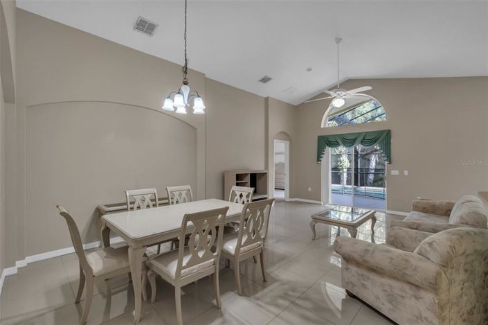 Image No.3-Propriété de 4 chambres à vendre à Kissimmee