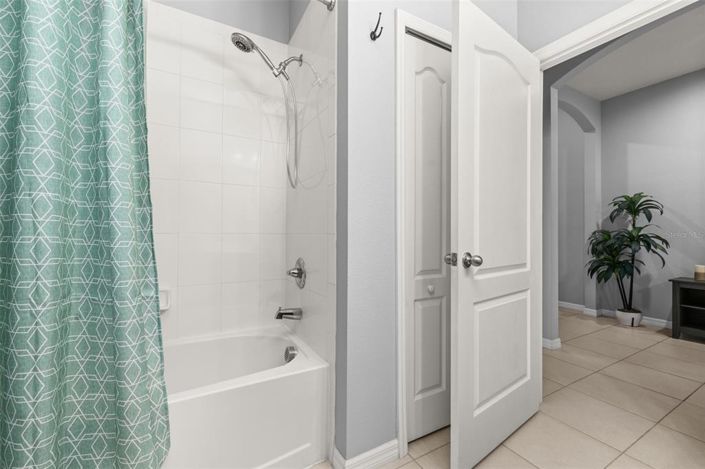 Image No.37-4 Bed Property for sale