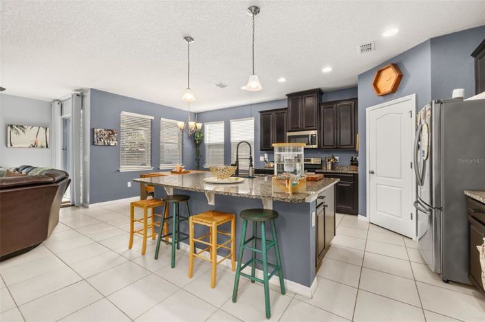 Image No.6-4 Bed Property for sale