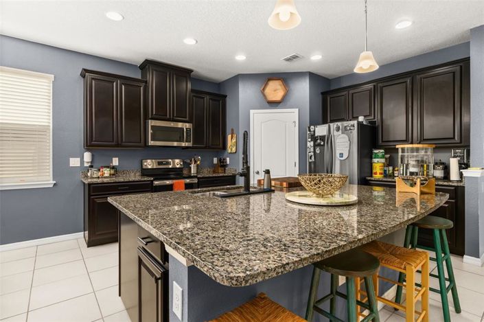 Image No.8-4 Bed Property for sale