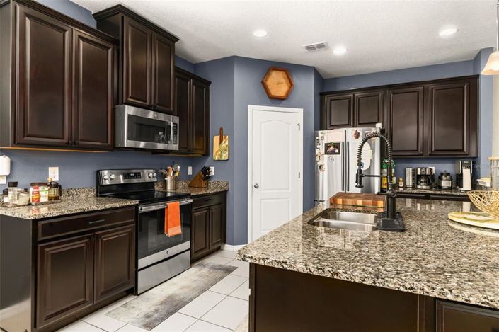 Image No.9-4 Bed Property for sale