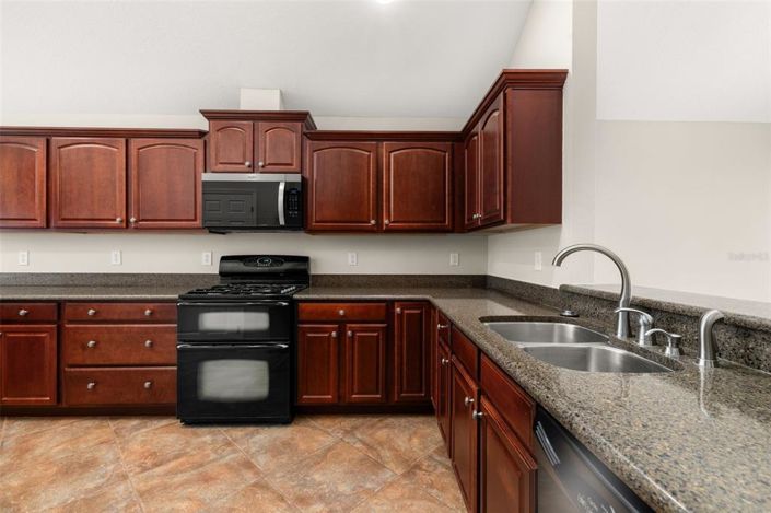 Image No.13-4 Bed Property for sale