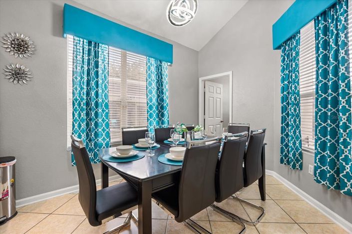 Image No.10-6 Bed Property for sale